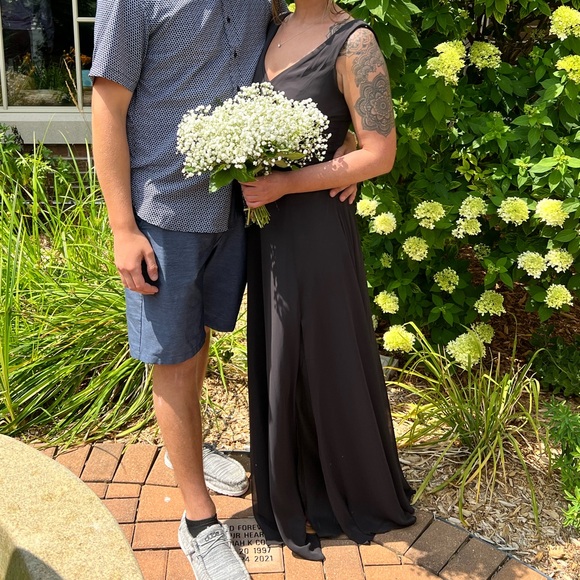 Elegant Black Wedding Dress - Picture 1 of 1